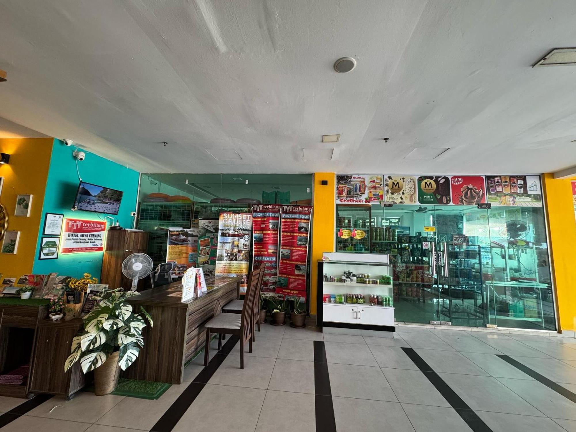Hotel Adya Express Chenang Pantai Cenang  Exterior foto