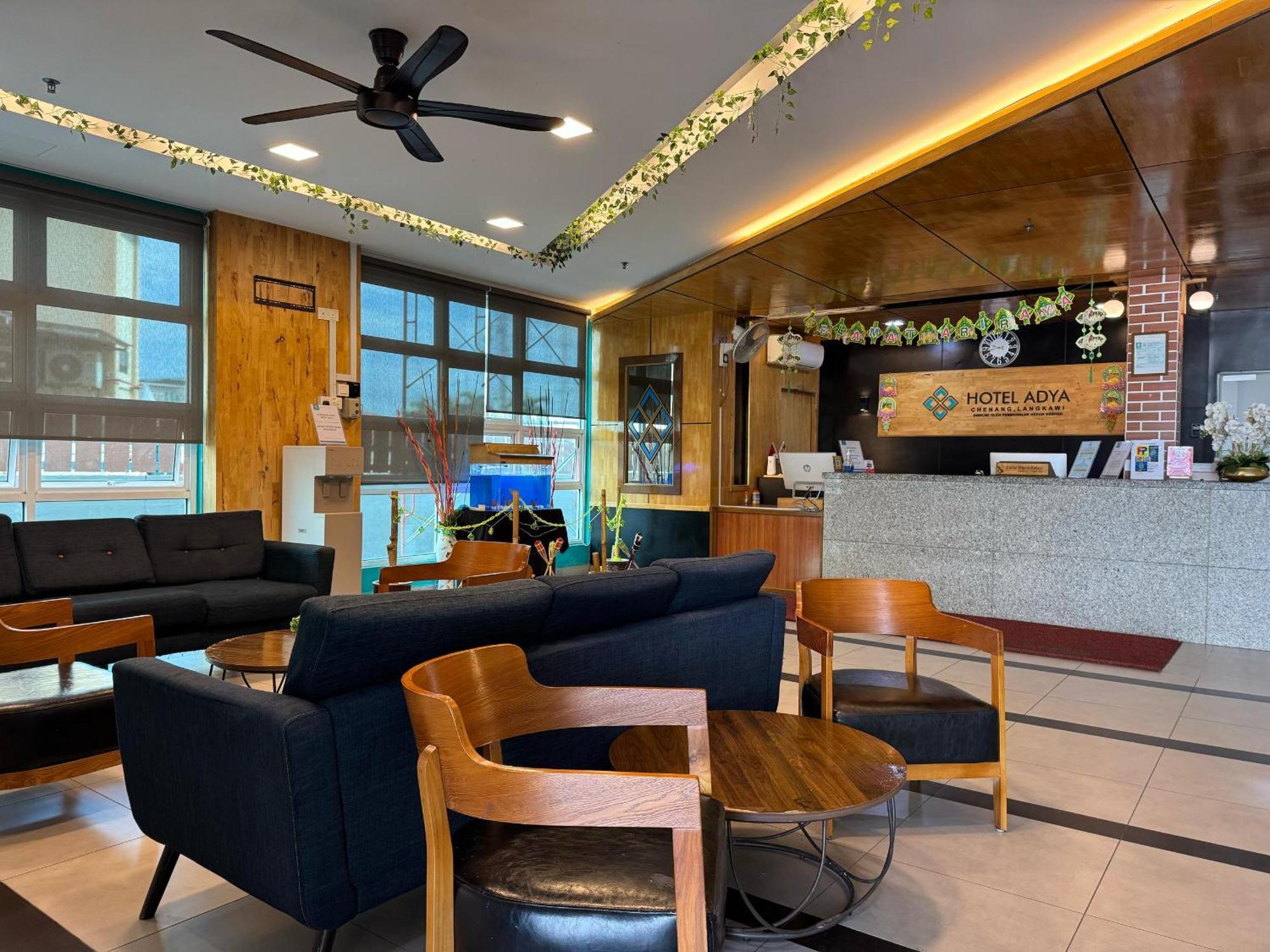 Hotel Adya Express Chenang Pantai Cenang  Exterior foto