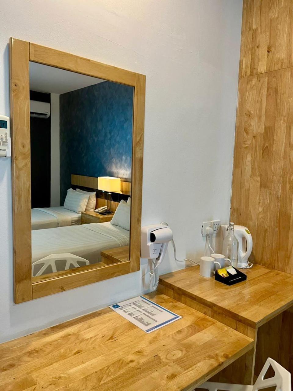 Hotel Adya Express Chenang Pantai Cenang  Exterior foto