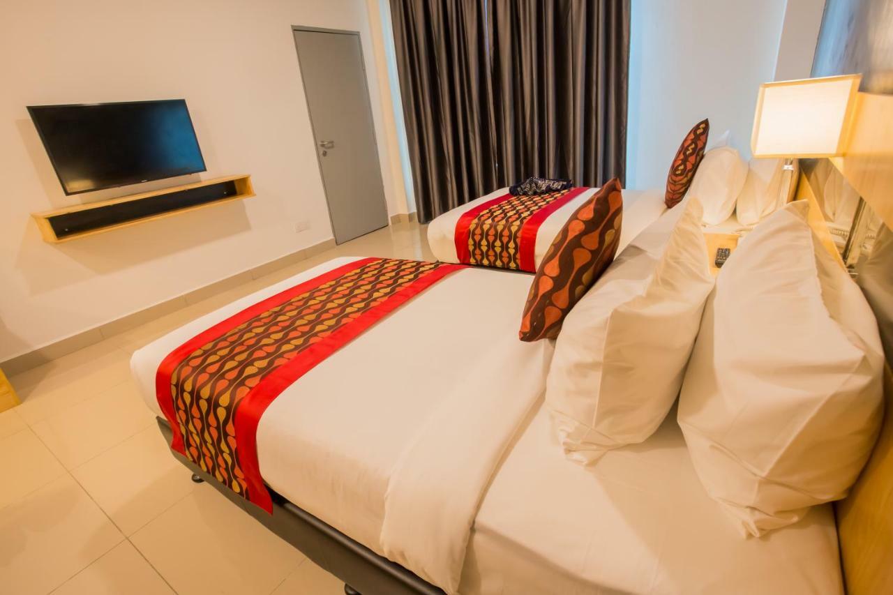 Hotel Adya Express Chenang Pantai Cenang  Exterior foto