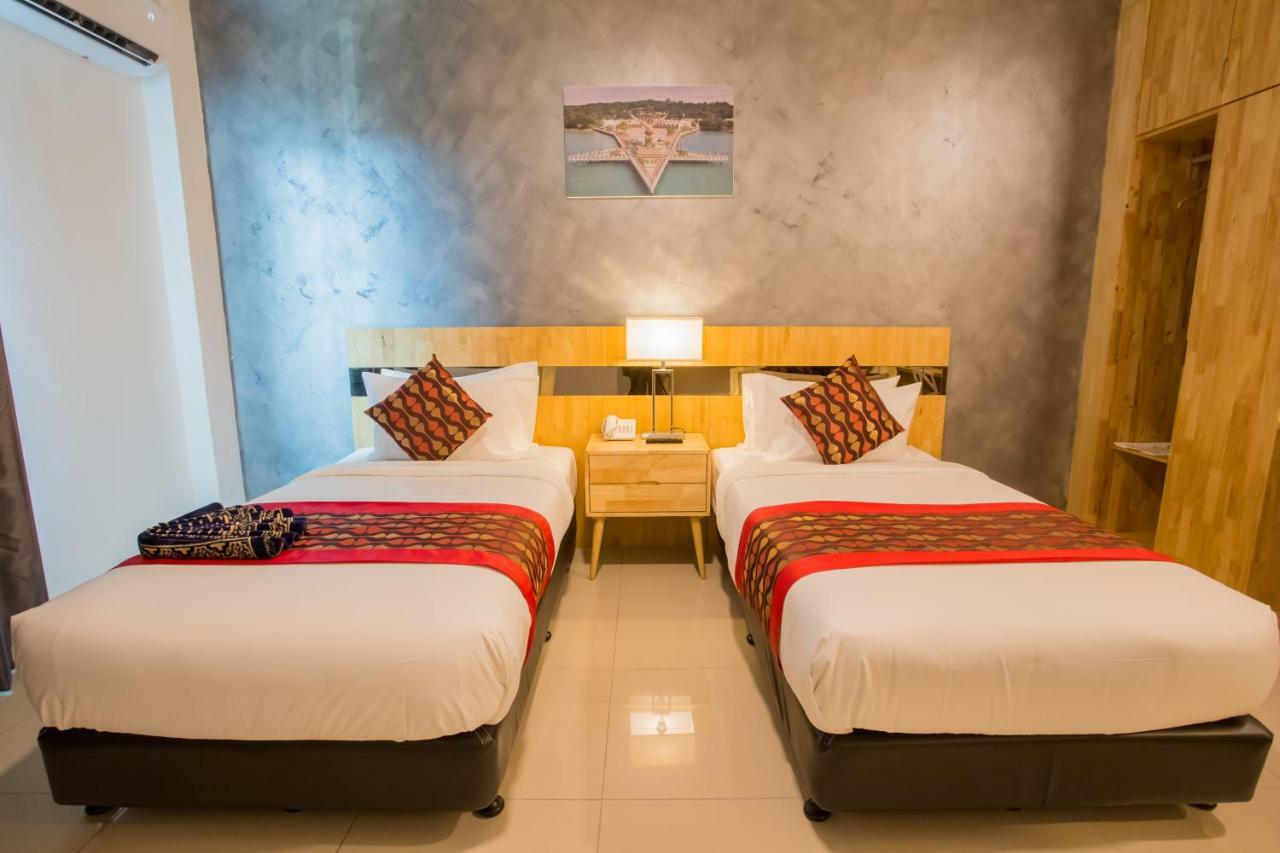 Hotel Adya Express Chenang Pantai Cenang  Exterior foto
