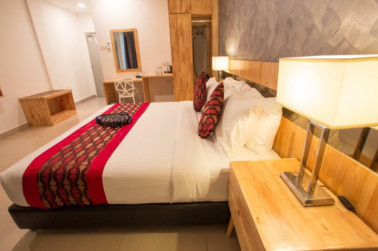 Hotel Adya Express Chenang Pantai Cenang  Exterior foto
