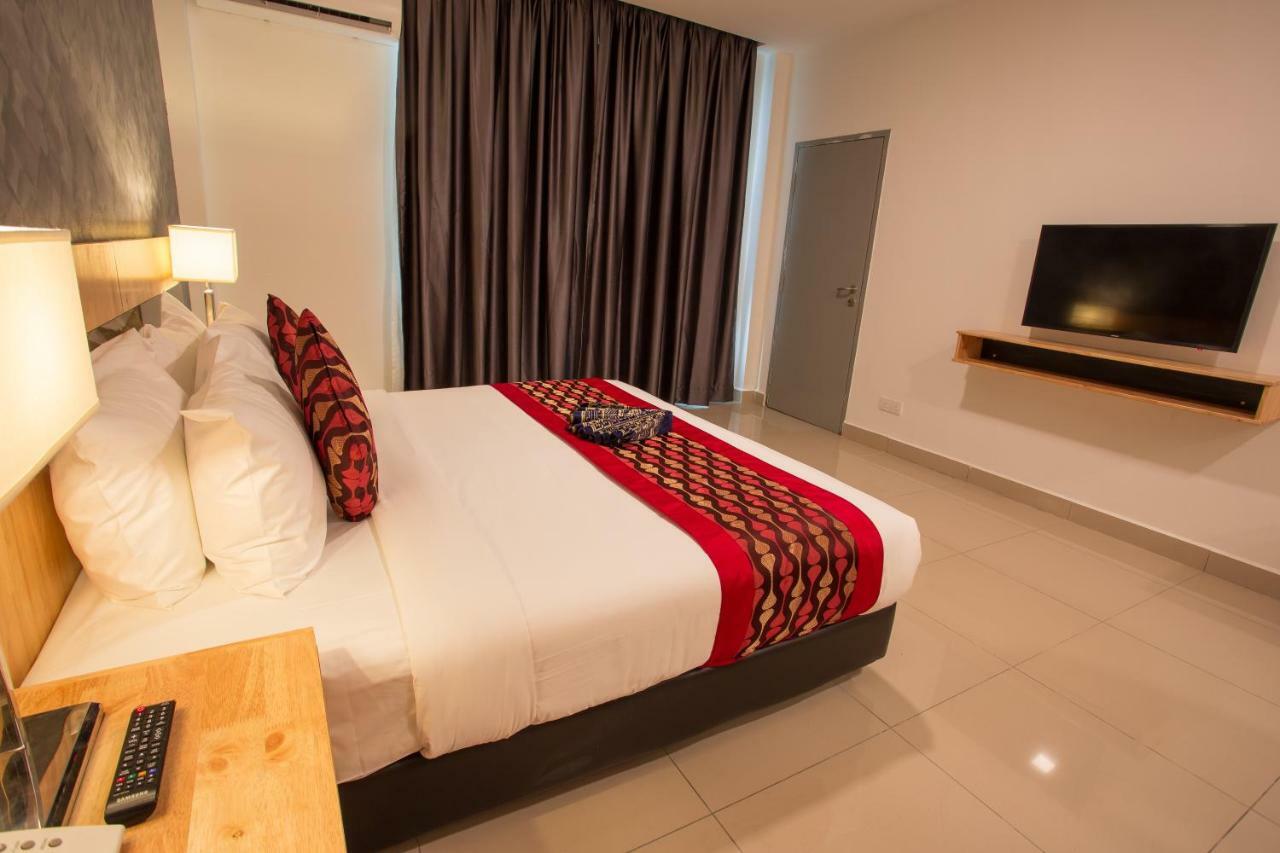 Hotel Adya Express Chenang Pantai Cenang  Exterior foto