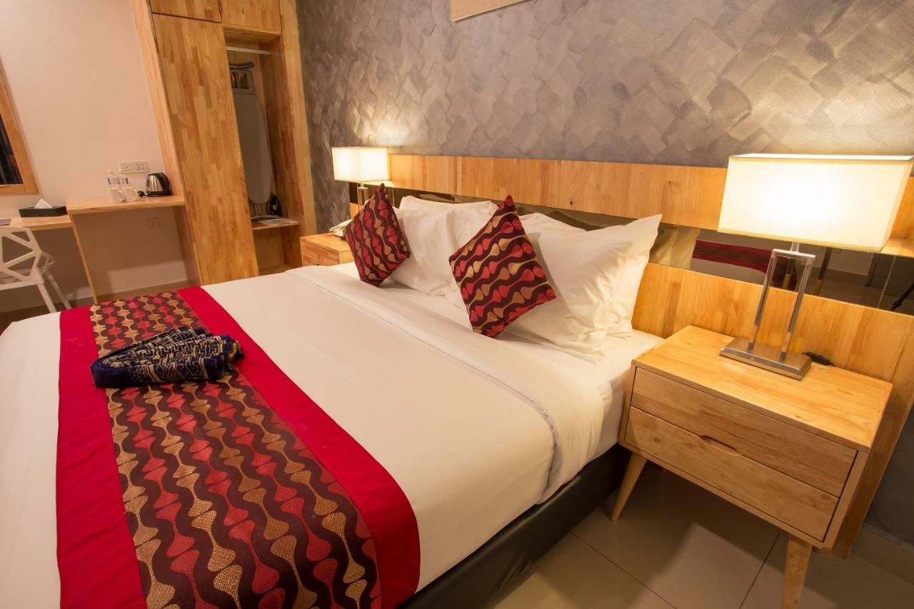 Hotel Adya Express Chenang Pantai Cenang  Exterior foto