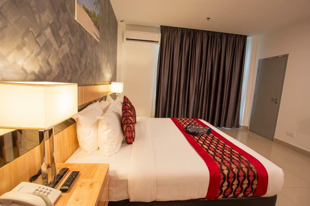 Hotel Adya Express Chenang Pantai Cenang  Exterior foto