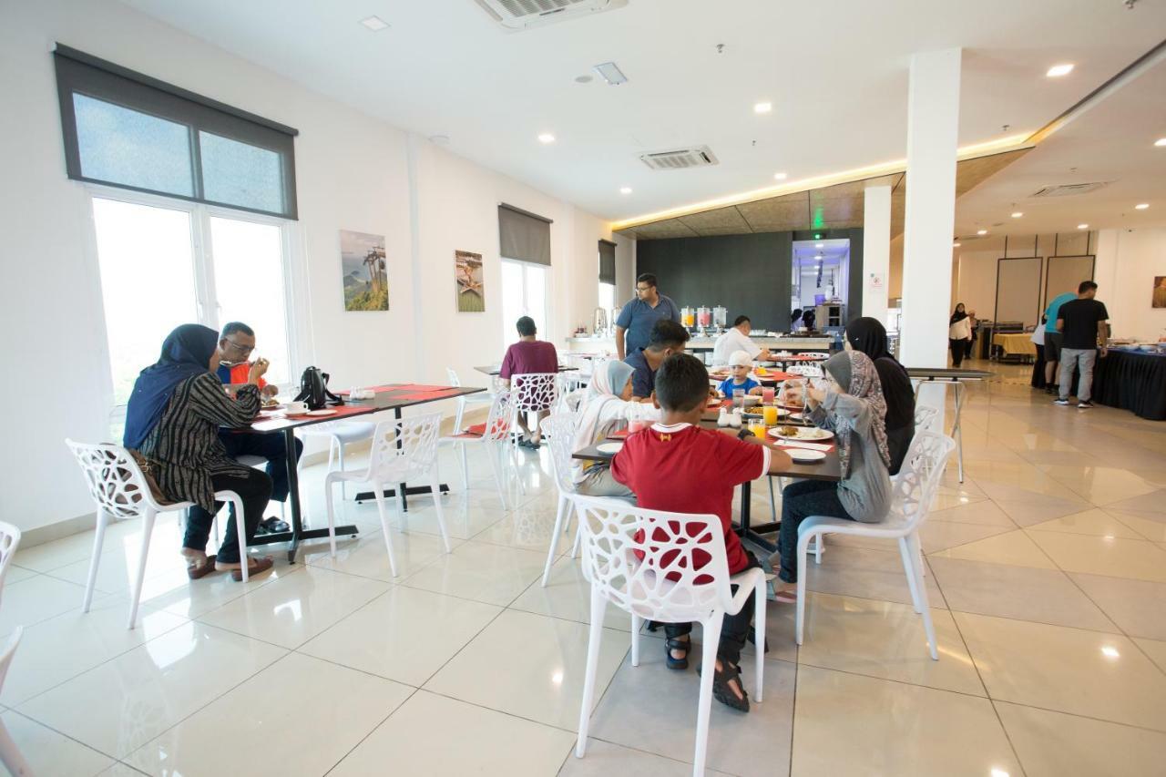 Hotel Adya Express Chenang Pantai Cenang  Exterior foto