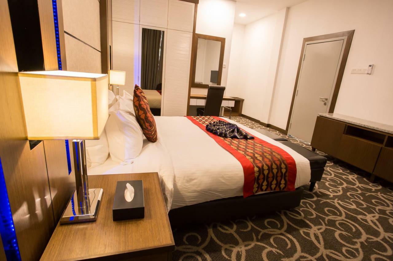 Hotel Adya Express Chenang Pantai Cenang  Exterior foto